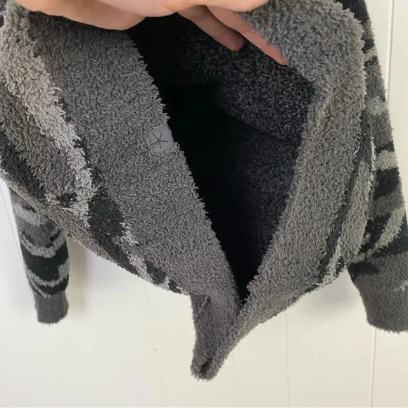 Barefoot Dreams Cozy Chic Seaside Crew Neck Zebra Camo Super Soft Sweater Small - Picture 8 of 14